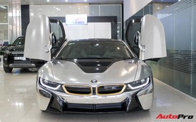 BMW i8 dán decal chrome bạc độc nhất Việt Nam rao bán lại giá 3,9 tỷ đồng