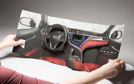 Toyota tung quảng cáo sốc cho Camry: Gói gọn nội thất trong trang báo
