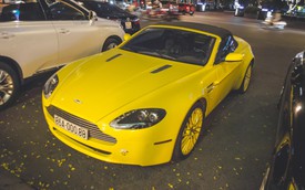 Hàng hiếm Aston Martin Vantage Roadster vàng “từ đầu đến chân” tại Sài Gòn