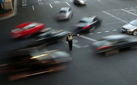 Trung Quốc tính giảm hơn một nửa thuế nhập khẩu ô tô: Phá thế độc tôn xe nội