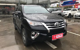 Toyota Fortuner “lướt” bán chính hãng ngang giá xe mới