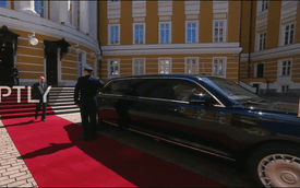 Tổng thống Putin sử dụng limousine mới toanh do Nga tự sản xuất trong lễ nhậm chức