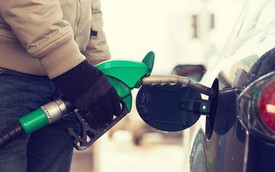 Lý do nước Mỹ suốt 25 năm giữ nguyên một mức thuế xăng dầu tính bằng xu/gallon khiến nhiều người bất ngờ