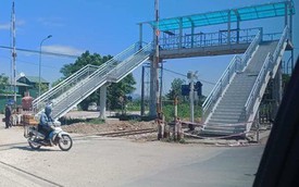 Xôn xao về cây cầu vượt cho người đi bộ qua đường sắt ở Thanh Hóa