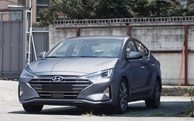 Cận kề ngày ra mắt, Hyundai Elantra 2019 liên tục lộ diện với các phiên bản khác nhau