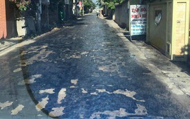 Nắng nóng làm nhựa đường tan chảy ở Hưng Yên: Xe máy không thể di chuyển, dính chân người đi bộ