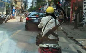 Ninja Lead đã manh động hơn, khoác hẳn "súng AK-47" dạo phố Hà Nội