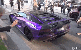 Clip: Lamborghini Aventador khạc ra lửa nổi nhất trên phố