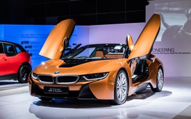 Chiêm ngưỡng siêu phẩm BMW i8 mui trần lần đầu tới Đông Nam Á
