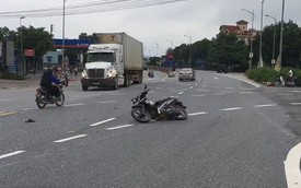 Clip: Chiếc xe máy cô đơn một mình quay tròn giữa ngã tư đường mặc kệ dòng đời xuôi ngược