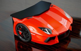 Chiếc bàn với thiết kế mũi xe Lamborghini Aventador này có giá gấp đôi Mazda3