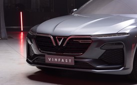 Xe VinFast giá tiền tỷ: Lợi thế nào cạnh tranh các ông lớn tại Việt Nam?
