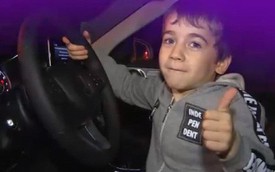 Cậu bé Nga 5 tuổi được tổng thống trao quà "an ủi" là một chiếc Mercedes-Benz C-Class vì chống đẩy 4105 lần liên tiếp nhưng bị sách Guiness từ chối