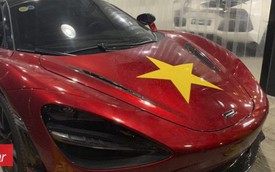 Siêu phẩm McLaren 720S đỏ được chủ nhân dán sao vàng để cổ vũ cho đội tuyển Việt Nam