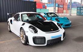 Thêm hai chiếc siêu xe Porsche 911 chính hãng mới về Việt Nam