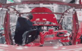 [Video time-lapse] Theo dõi trọn vẹn quy trình sản xuất một chiếc xe điện Tesla Model 3 trong công xưởng như thế nào?