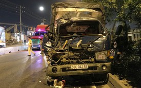 TP.HCM: Xe tải tông vào đuôi container dừng đèn đỏ, 3 người thương vong