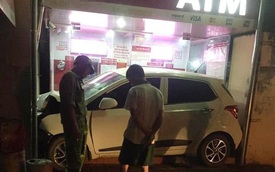 Ô tô nằm gọn trong khu vực ATM - hiện trường vụ tai nạn khiến người ta "đau đầu" tìm lời giải
