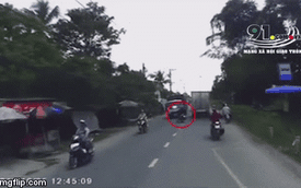 Đoạn clip được tung ra cho thấy tài xế xe tải không mắc lỗi trong vụ va chạm với xe máy