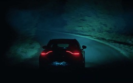 Aston Martin DBX thắp sáng màn đêm với trailer mới, sắp ra mắt với giá ngang Lamborghini Urus