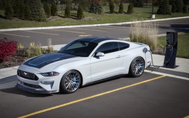 Ra mắt Ford Mustang Lithium - Xe cơ bắp không thể gầm rú trên đường phố