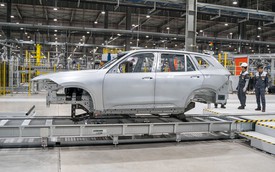 Lộ diện bộ khung vỏ VinFast Lux SA đầu tiên lắp tại Việt Nam, xe xuất xưởng ngay đầu tháng sau
