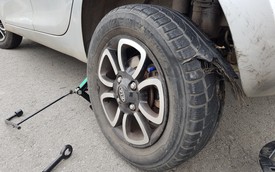 Chia sẻ vụ nổ lốp trên cao tốc Hà Nội - Thái Nguyên, chủ xe Kia Morning nhận cái kết ‘muối mặt’ vì chi tiết này