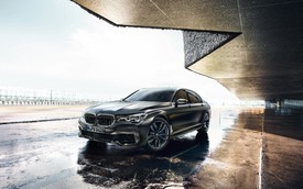 Động cơ V12 trên BMW M760Li xDrive - Trái tim mãnh hổ dẫn dắt cảm xúc người cầm lái