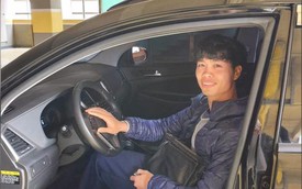 Được tặng ô tô, Công Phượng dán chữ 'mới lái' để tự tin hơn khi tham gia giao thông tại Hàn Quốc