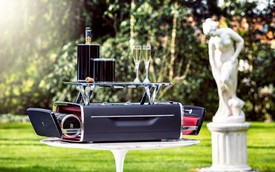 Rolls-Royce ra mắt bộ uống rượu champagne, đắt hơn cả một chiếc sedan BMW