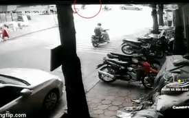 Camera an ninh bóc lỗi sang đường gây tai nạn nghiêm trọng của người phụ nữ đi xe máy