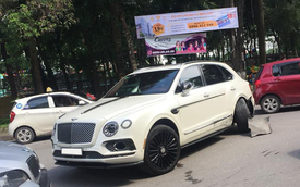 Bentley Bentayga độ Mansory độc nhất Việt Nam gãy bánh sau pha va chạm với taxi