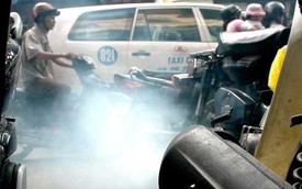 Nhận diện "bệnh" của xe máy qua màu khói và tiếng kêu của ống pô