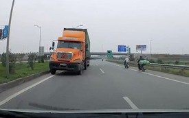 Clip: Container phóng ngược chiều cao tốc Hà Nội - Bắc Giang khiến nhiều người kinh hãi