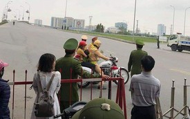 CSGT dùng mô tô đặc chủng đưa cháu bé đi cấp cứu khi đường bị cấm phục vụ đoàn xe chở Chủ tịch Triều Tiên