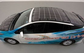 Toyota thử nghiệm hệ thống pin năng lượng mặt trời cải tiến, sạc xe điện trong khi đang chạy, hiệu suất cao hơn nhiều hiện tại