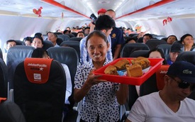 Tranh cãi việc bà Tân Vlog đưa bánh Trung thu “siêu to” lên máy bay Jetstar
