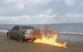 Chàng trai đốt chiếc Mercedes E220 để chuộc lỗi ngoại tình