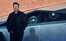 Elon Musk "giận tím người” trong ngày ra mắt Cybertruck: Vừa khoe kính xe có khả năng chống đạn và lực đã bị trưởng nhóm thiết kế làm vỡ ngay trên sân khấu