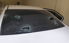 Nhiều chủ xe ‘nuốt nước mắt’ mất Tết vì mưa đá rơi vỡ kính ô tô, garage bận nghỉ lễ nên từ chối sửa