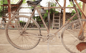 Cầu kỳ phục chế xe đạp Thống Nhất cũ nát thành mới tinh
