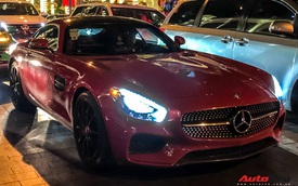 Mercedes-AMG GT S màu đỏ từng của doanh nhân Nguyễn Quốc Cường bất ngờ xuất hiện trên phố Sài Gòn