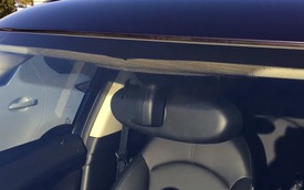 Vì sao trên kính lái ô tô lại có những chấm đen nhỏ li ti?