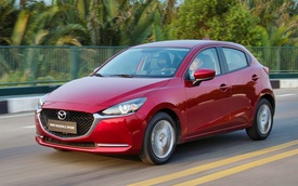 Xe nhỏ bỏ mác xe cỏ tại Việt Nam: Mazda2 thêm ‘option’ như xe tiền tỷ, Vios làm điều chưa từng có