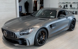 Mercedes-AMG GT R chính hãng giá 11,9 tỷ đồng, rẻ gần nửa so với xe nhập tư