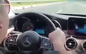 Người nhận lái Mercedes chạy 234km/h trên cao tốc gây bức xúc: Clip quay từ 2019, đăng lại cho "vui"