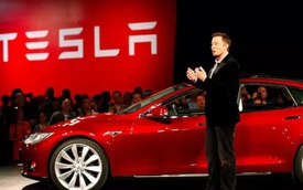 Cổ phiếu Tesla đột phá 2.000 USD, Phố Wall gây áp lực buộc GM phải chia tách kinh doanh