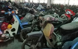 Hàng trăm xe máy "bị bỏ rơi", chất đống tại hai bến xe ở TP Hồ Chí Minh