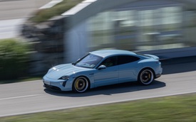 Porsche cách kỷ lục doanh số mới ranh giới mong manh