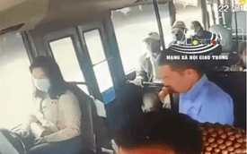 Khoảnh khắc xe buýt lật kinh hoàng, hành khách đổ ào về một bên ở Thanh Hóa